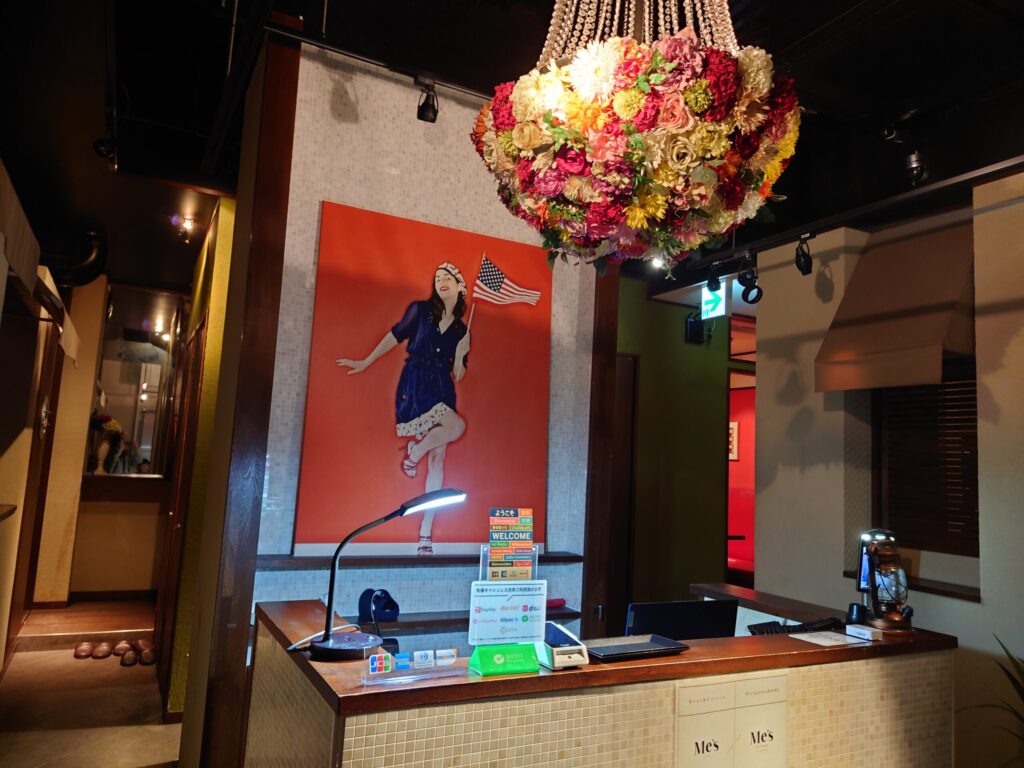 お肉とチーズMe's(ミーズ)店内