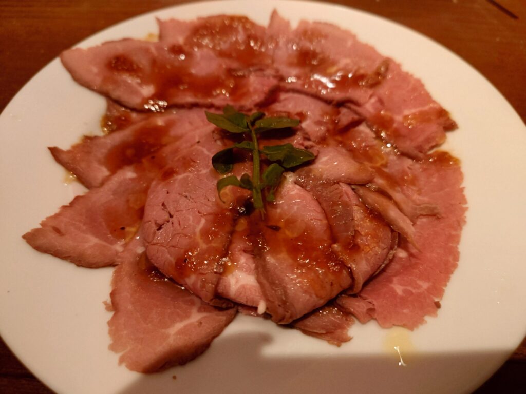 お肉とチーズMe's(ミーズ)ローストビーフ