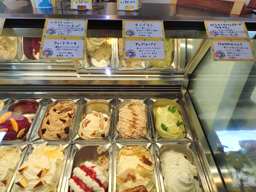 ジェラート,MANMA、ジェラート,静岡,駿河区,まんま,フルーツサンド,ベビーカステラ.清水,駐車場