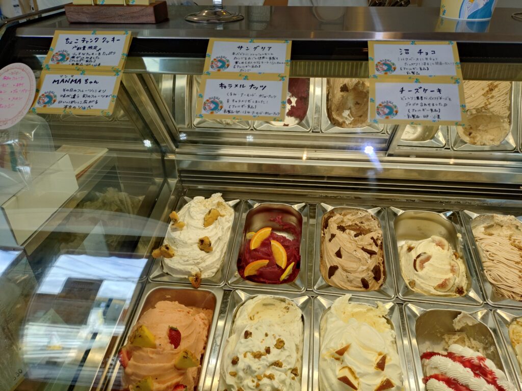 ジェラート,MANMA、ジェラート,静岡,駿河区,まんま,フルーツサンド,ベビーカステラ.清水,駐車場