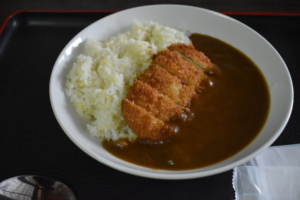 女帝の湯食事処「こんぼうず」カツカレー