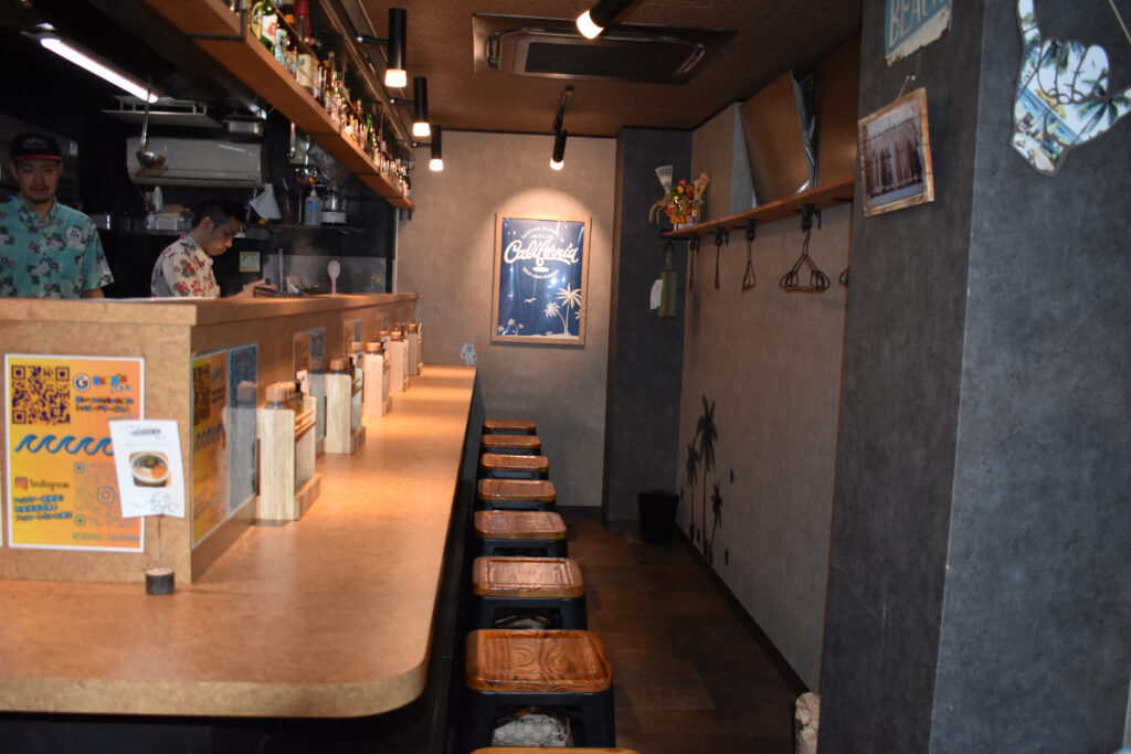 「麺匠 さざ波」店内の雰囲気