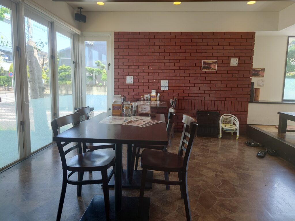 静岡グルメステーキハウス成しまステーキハンバーグ草薙店内の雰囲気