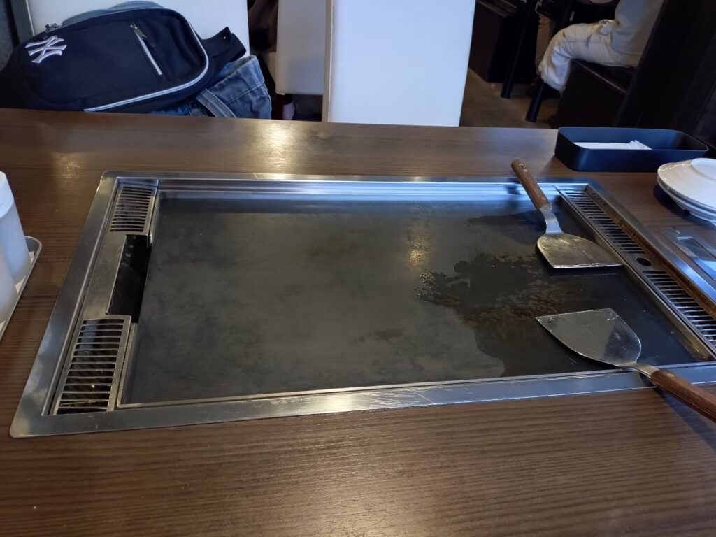 もんじゃお好みやき鉄板道とん堀店内静岡市清水区