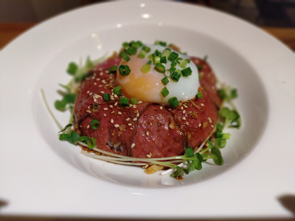 静岡グルメパスタオムライスKicheka(キチェカ)ローストビーフ丼