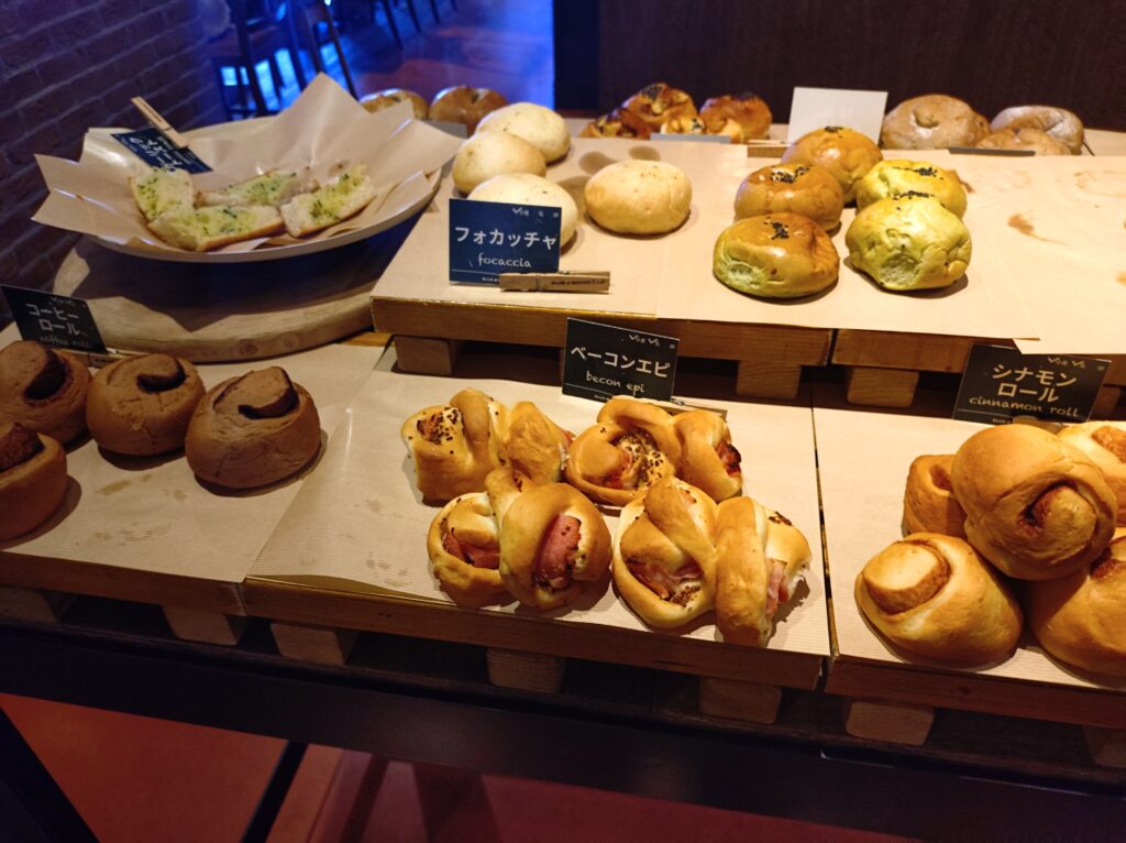 【BLUE BOOKS Cafe】（ブルーブックスカフェ）ランチタイム、静岡カフェ,静岡ランチ,パン,パスタ,ハンバーガー,レビュー