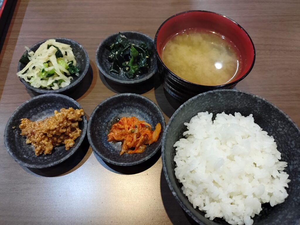 感動の肉と米、石田店、静岡、レビュー、メニュー、ご飯、おかわり自由、ステーキ、量