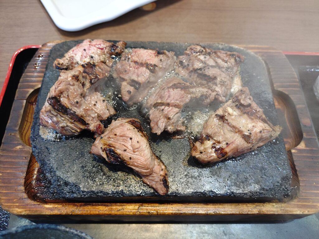 感動の肉と米、石田店、静岡、レビュー、メニュー、ご飯、おかわり自由、ステーキ、量,駐車場、定休日、営業時間
