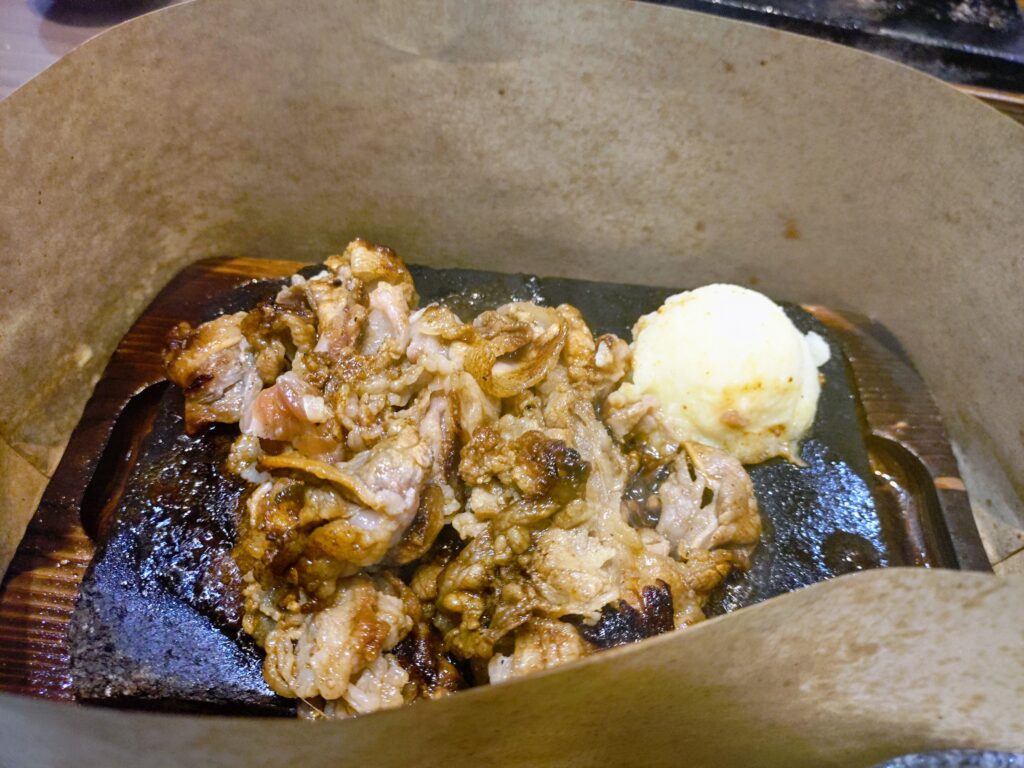 感動の肉と米,石田店,静岡,レビュー,メニュー,ご飯,おかわり自由,ステーキ,肉,量,駐車場,定休日,営業時間,ビックバンステーキ,ボルケーノカルビ