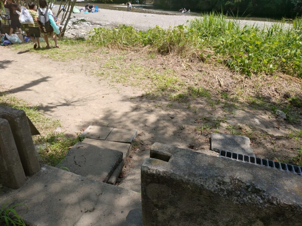 興津川 西里キャンプ適地,静岡BBQ,川遊び,無料、駐車場あり、清水BBQ、トイレ有り
