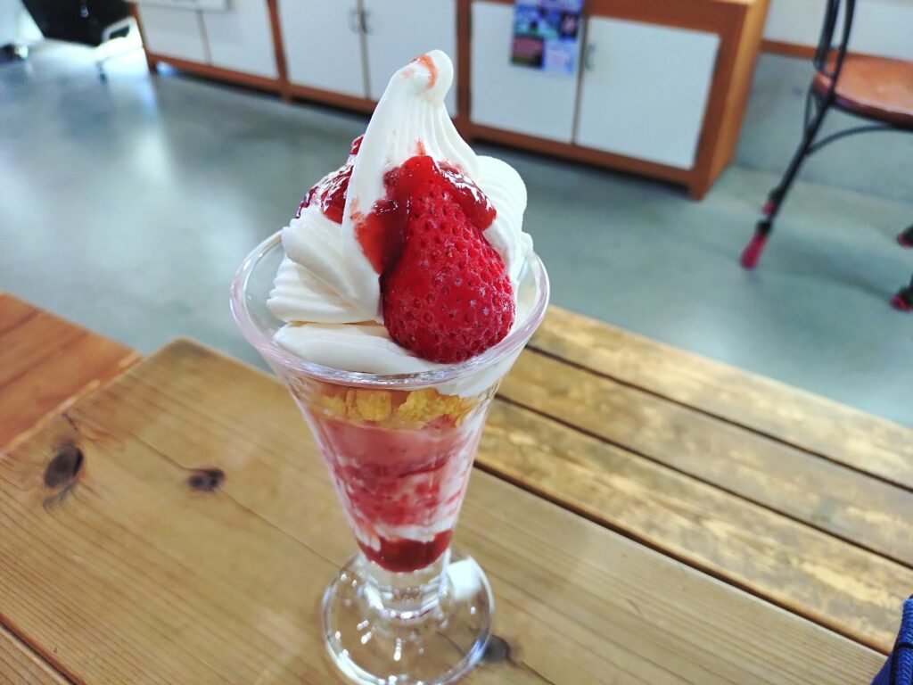 カフェいちご畑,イチゴ海岸通り,清水,駿河,かき氷,パフェ,カフェ,駿河湾,いちご狩り