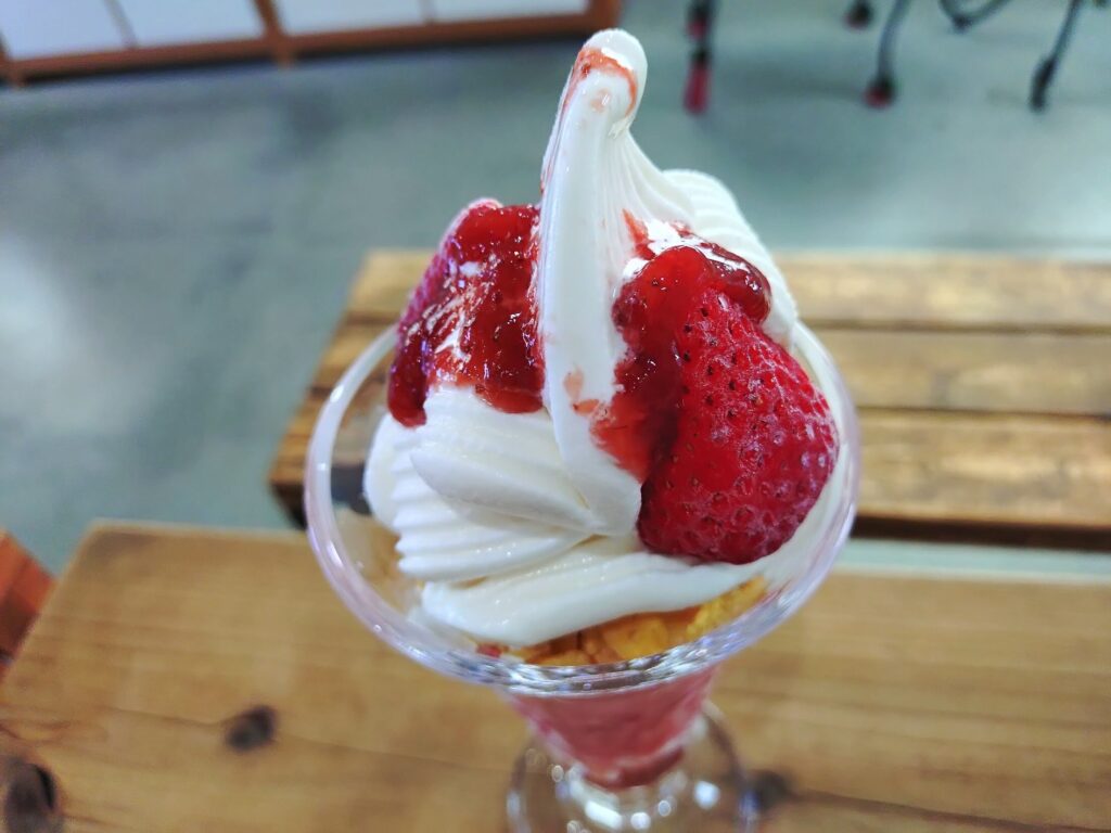 カフェいちご畑,イチゴ海岸通り,清水,駿河,かき氷,パフェ,カフェ,駿河湾,いちご狩り