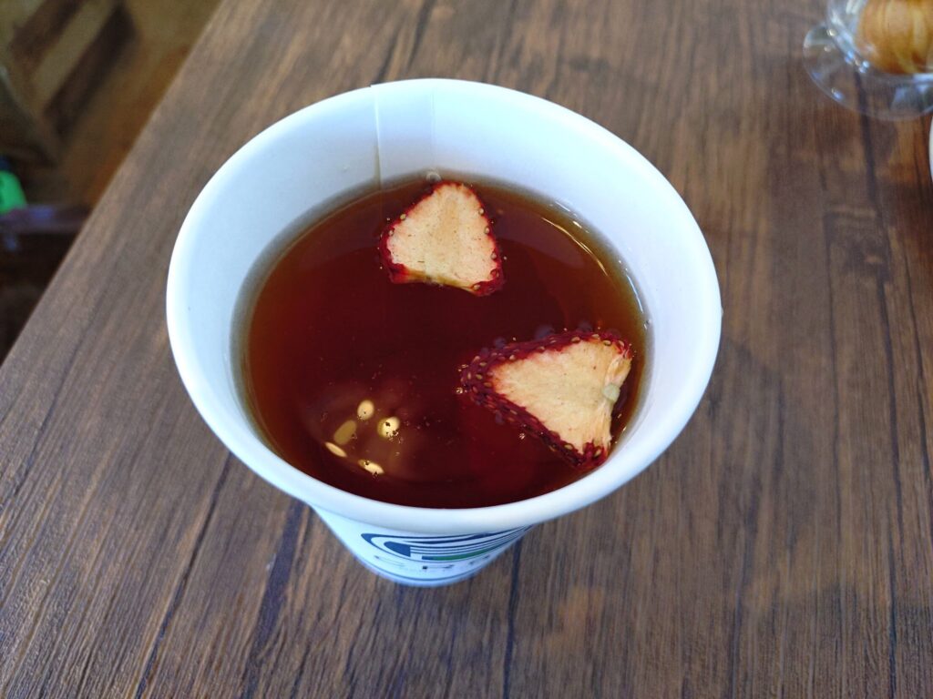 クラート,ヤギ,カフェ,デザート,かき氷,ベビーカステラ,清水,日本茶,メニュー,場所,定休日,営業時間,駐車場,子連れ歓迎