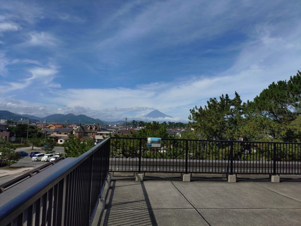 三保,観光,静岡,海,富士,暴れん坊将軍,羽衣伝説,みほしるべ,定休日,営業時間,駐車場,足湯,松葉かき,子ども,神の道,土産屋,いちまる水産