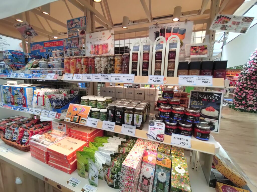 三島スカイウォーク,三島,スカイウォーク,静岡,観光,絶景スポット,吊り橋,駐車場,富士山,見える,子ども,カップル,デート,家族,駐車場,定休日,ランチ,アクティビティ,雨の日,見どころ,モデル,料金,アクティビティ,犬