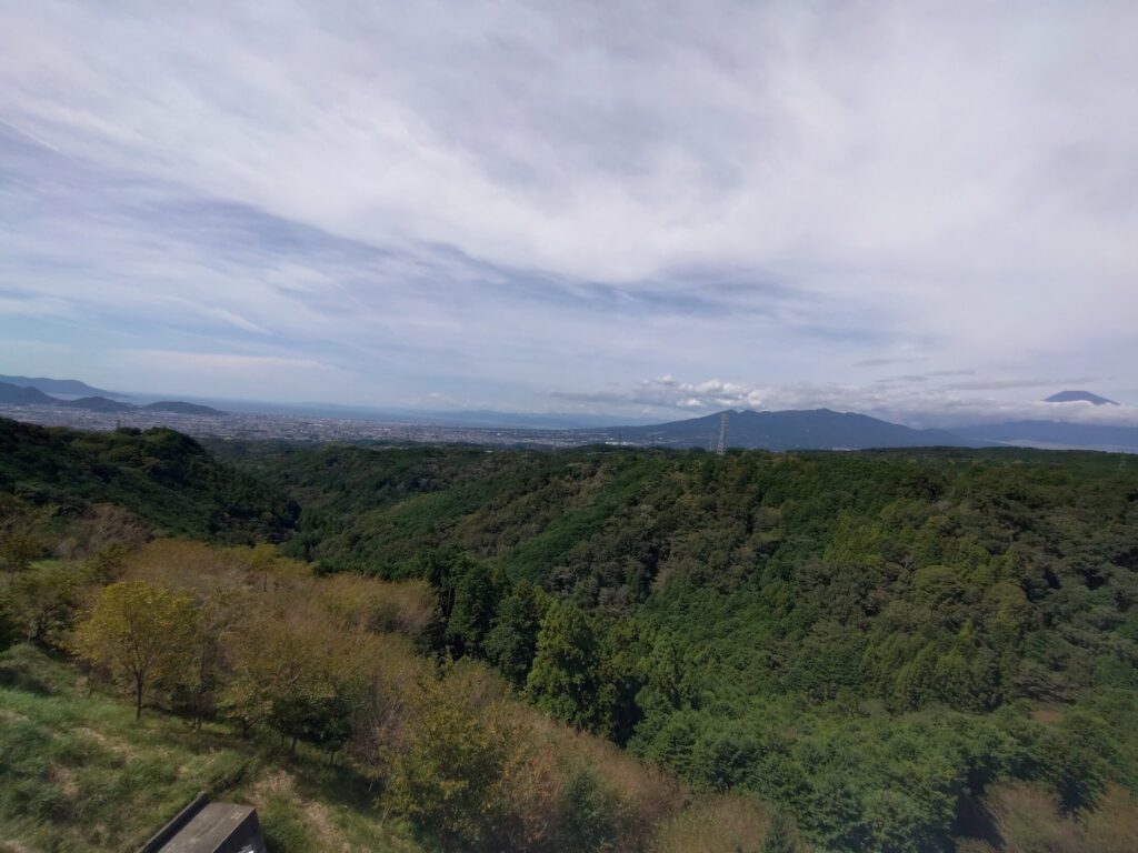 三島スカイウォーク,三島,スカイウォーク,静岡,観光,絶景スポット,吊り橋,駐車場,富士山,見える,子ども,カップル,デート,家族,駐車場,定休日,ランチ,アクティビティ,雨の日,見どころ,モデル,料金,アクティビティ,犬