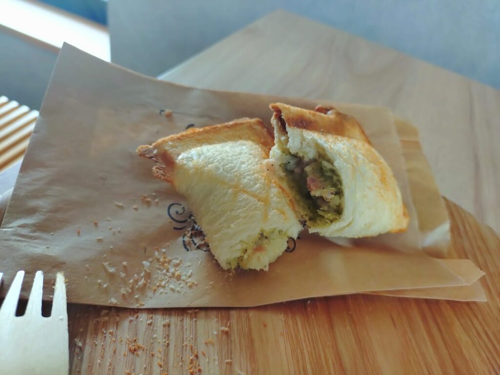 用宗カフェ, よつ葉,FLUFFY ICE, 静岡スイーツ, 海の見えるカフェ, 用宗スイーツ, 親子で行けるカフェ, HUT PARK 用宗, 夏のデザート, 静岡観光, ふわふわかき氷,駐車場,定休日,営業時間,テイクアウトフラッフィーアイス, 用宗駅カフェ, 用宗海岸, 静岡カフェ巡り, よつ葉抹茶, 苺ミルク氷, スイーツ,テイクアウト, 用宗観光, 海辺デートスポット, 静岡市駿河区