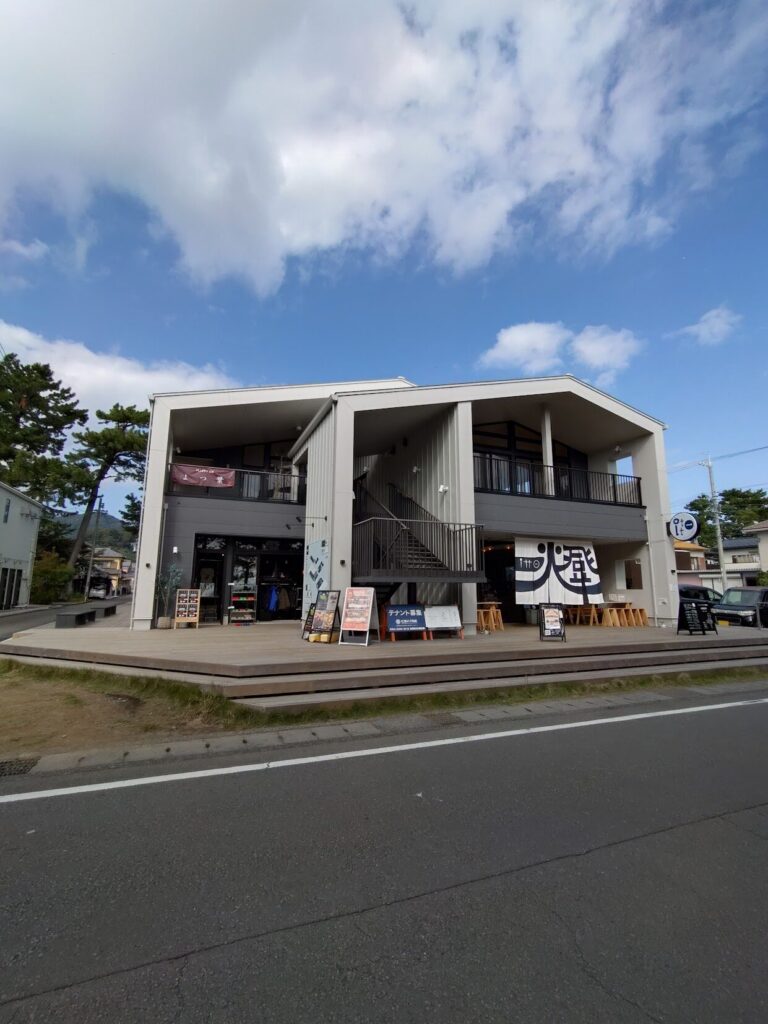 用宗,ハットパーク,海,観光,ハンバーガー,テラコスタ,カフェ,静岡,HUT PARK 用宗, 用宗カフェ, 静岡観光, 海の見えるカフェ, 静岡おでかけ, スイーツ, 複合施設, 親子スポット, 駿河区観光よつ葉 FLUFFY ICE, EAST棟, WEST棟, 用宗駅, 用宗海岸, 駐車場, 海辺リゾート, 静岡カフェ巡り, ドライブスポット, ファミリーおでかけ,ホテル
