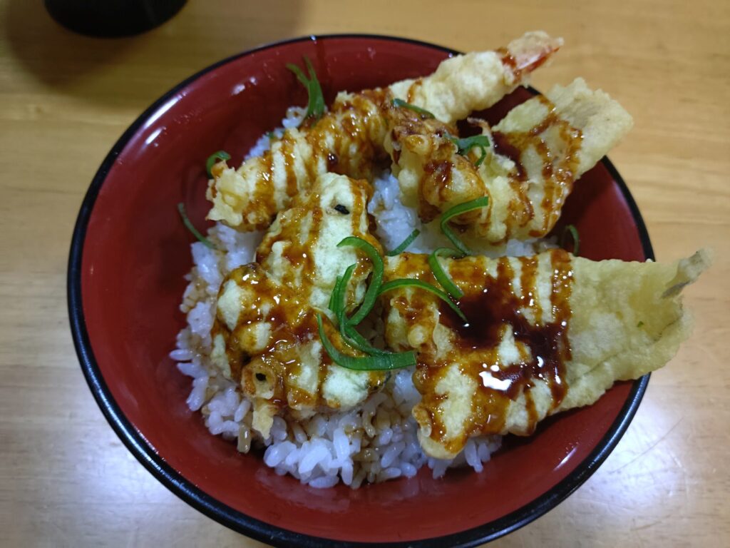 成華,,せいか,静岡,中国料理,中華,ランチ,ファミリー,子ども,子ども連れ,定休日,駐車場,営業時間,行き方,最寄り駅,町中華,駿河区,座敷,ラーメン,天丼,餃子