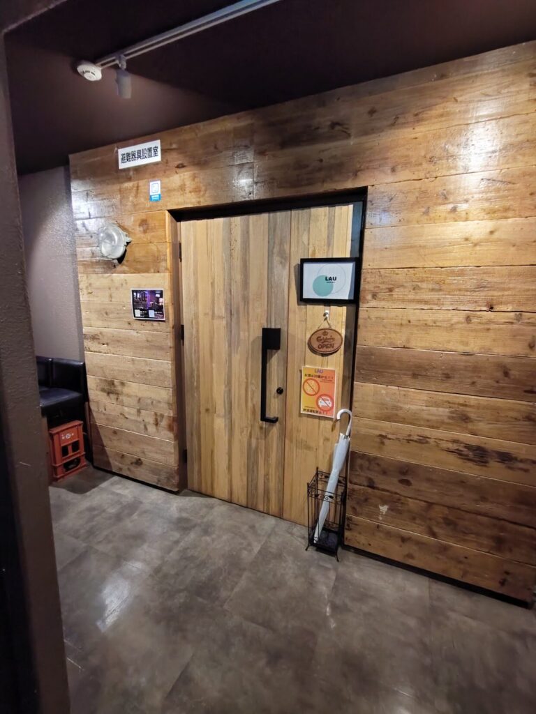 LAU,ラウ,ダイニングバー,居酒屋,静岡,駅近,喫煙,たばこ,子ども連れ,バー,定休日,営業時間,場所,駐車場,ディナー