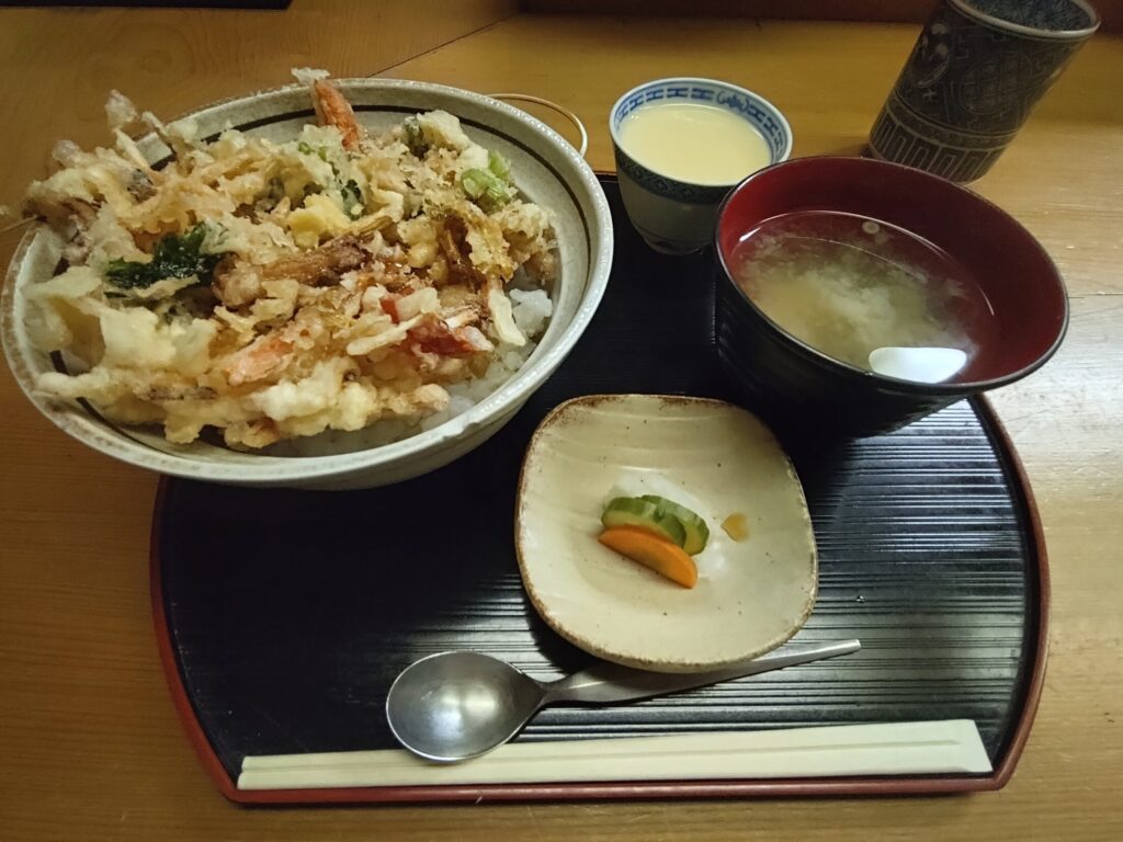 静岡駅 辻 ランチ, 静岡駅 和食 ランチ, 静岡 辻 野菜天丼, 静岡駅 天丼 ランチ,静岡,ランチ,和食,おススメ,ワンコイン,辻,天丼,かき揚げ,