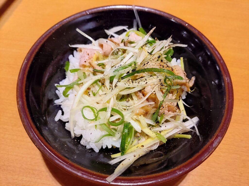 家系ラーメン,浜松,浜松市,横浜,横浜家系ラーメン,有楽家,ラーメン,赤鬼,浜松ささがせ店,自動車道,深夜営業,深夜,ランチ,ディナー,餃子