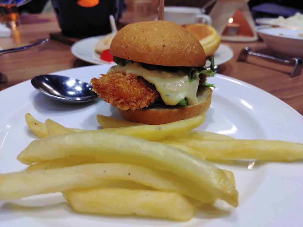 中島屋グランドホテル,クロスロード,静岡,ビュッフェ,食べ放題,バイキング,デザート,駅近.子ども,ドレスコード,ランチ,静岡グルメ,ディナー,駐車場,予約,定休日,