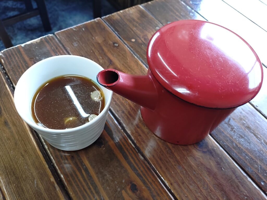 ゆい桜えび館,静岡,観光,清水,見学,子ども,桜えび,サクラエビ,由比,ランチ,定休日,駐車場,お土産,かき揚げ,しらす,定食,そば,まぐろ,天ぷら,桜えび茶屋