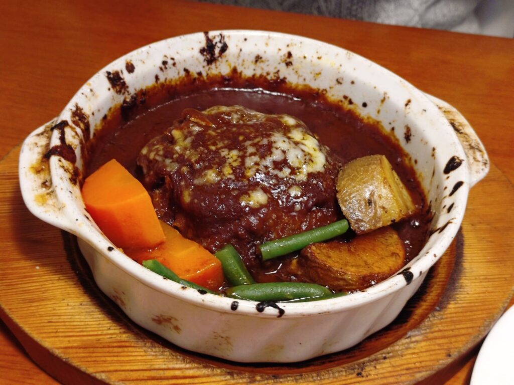 静岡,静岡グルメ,静岡駅,駅近,紺屋町,ランチ,ディナー,ハンバーグ,煮込みハンバーグ,有名,さやわか,定休日,駐車場,連携駐車場,営業時間,予約