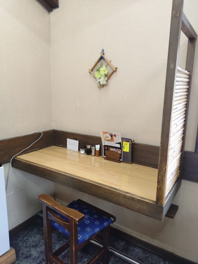 ゆい桜えび館,静岡,観光,清水,見学,子ども,桜えび,サクラエビ,由比,ランチ,定休日,駐車場,お土産,かき揚げ,しらす,定食,そば,まぐろ,天ぷら,桜えび茶屋