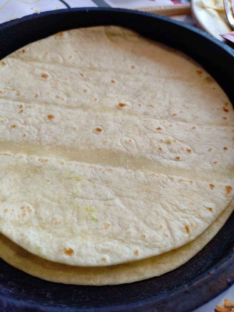 フライデーズ,横浜,ランチ,ディナー,バー,ハンバーガー,ステーキ,パスタ,アメリカン,駐車場,割引,定休日,営業時間,予約,横浜駅西口