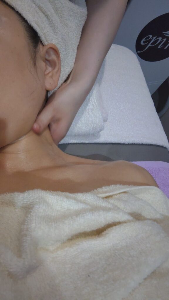 もみかる総本店,マッサージ,リンパ,リンパマッサージ,静岡,ヘッドスパ,小顔コルギ,小顔,駿河区,静岡,もみほぐし,足つぼ,アロマ,脱毛,ピーリング,駐車場,予約,定休日,