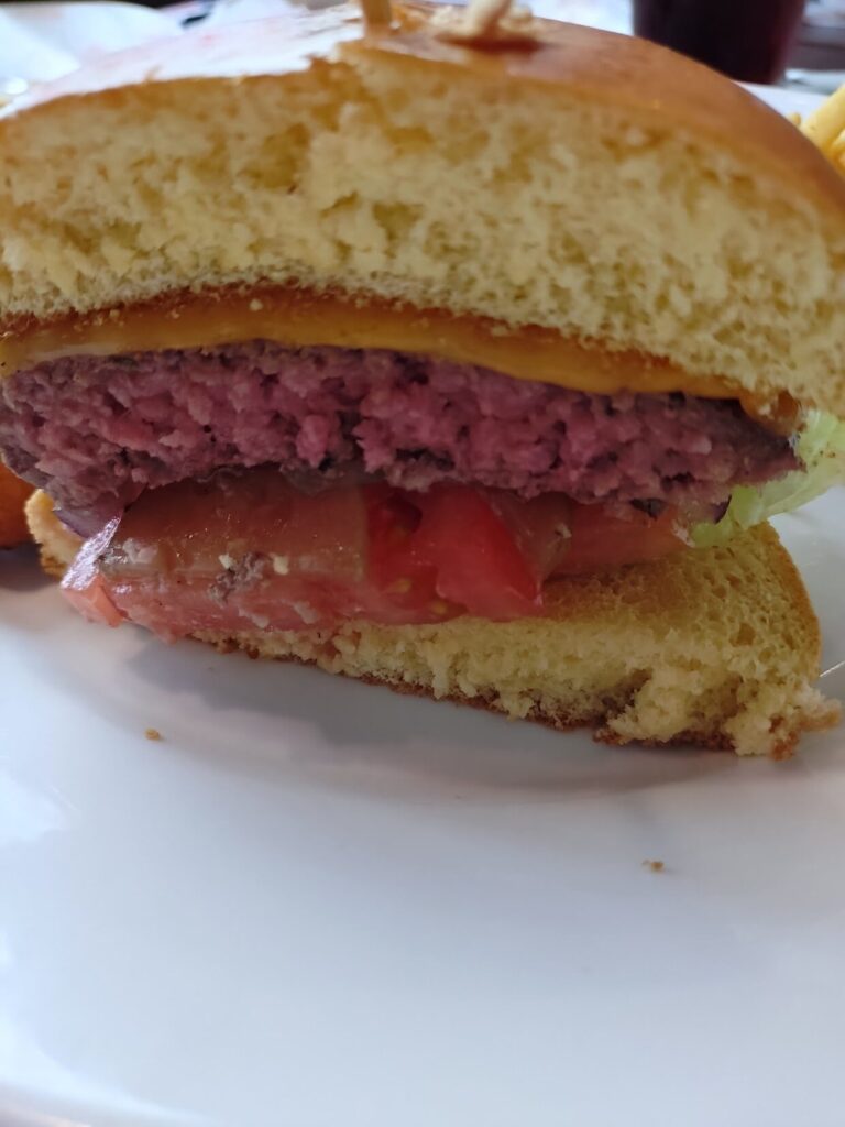 フライデーズ,横浜,ランチ,ディナー,バー,ハンバーガー,ステーキ,パスタ,アメリカン,駐車場,割引,定休日,営業時間,予約,横浜駅西口