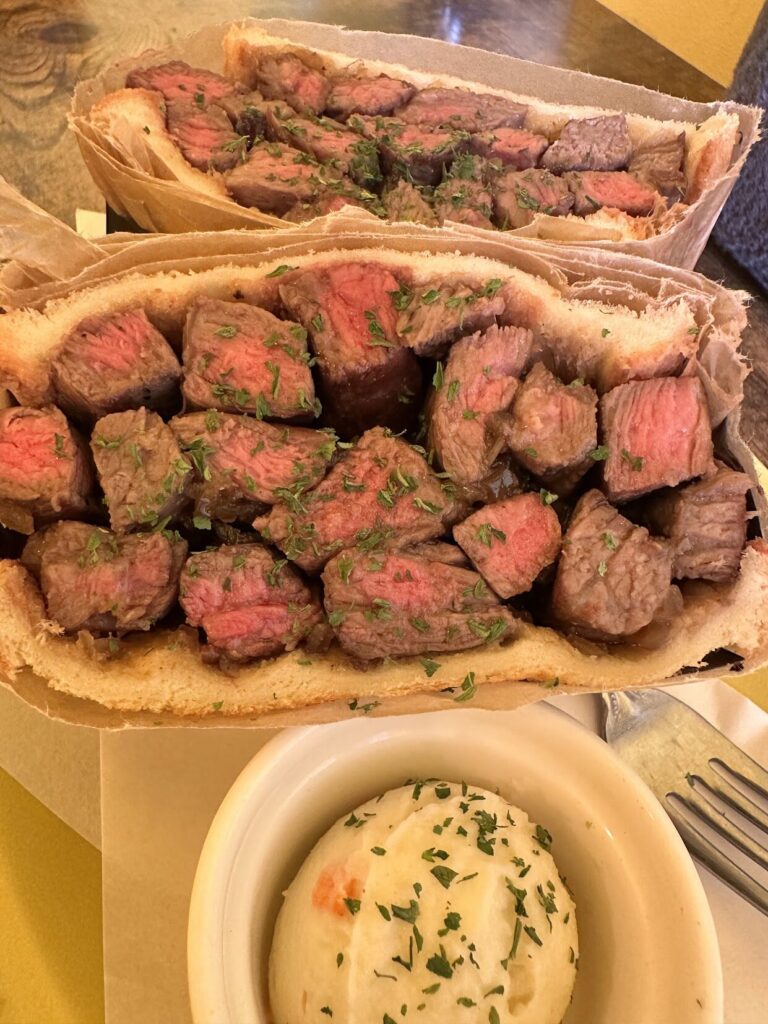 ミスターエイジング,ステーキサンド, ローストビーフサンド,富士宮, ,肉サンド,ローストビーフ,ステーキ,駐車場,営業時間,定休日,富士,ランチ,静岡,メニュー